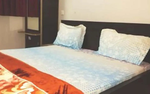 Brij Raj Guest House Mathura by Goroomgo
