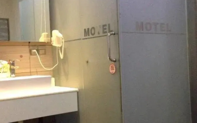 Motel 168