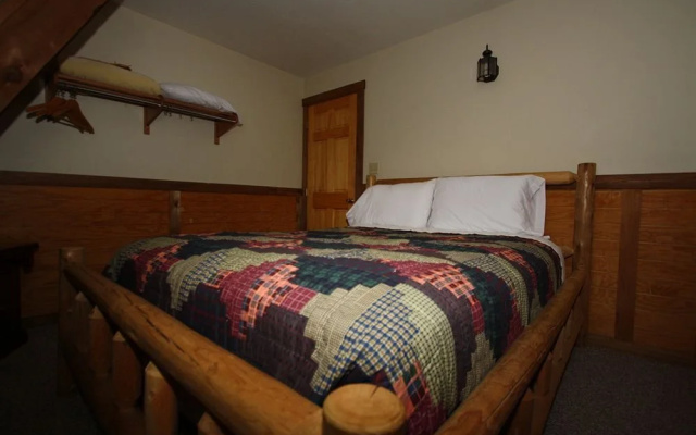 Chalets Hocking Hills - A-Frame Cabins