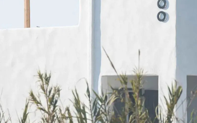 Seesoo Paros Beachfront Resort