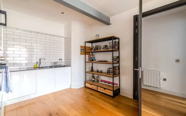 Trendy Elephant and Castle Home