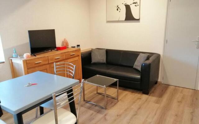 Joyeuse, superbe appartement d'environs 30m2.