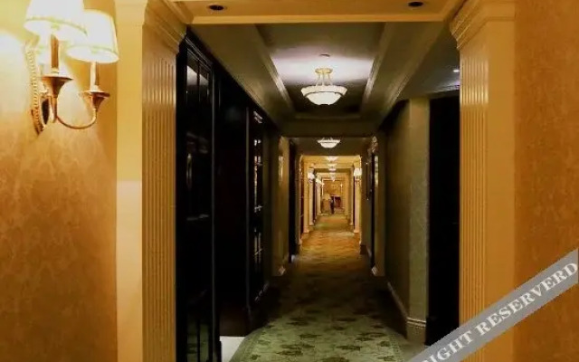 Versailles Hotel