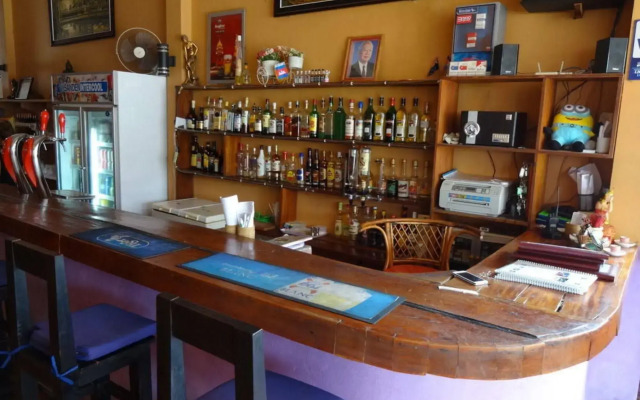 KONG Bar & Guesthouse