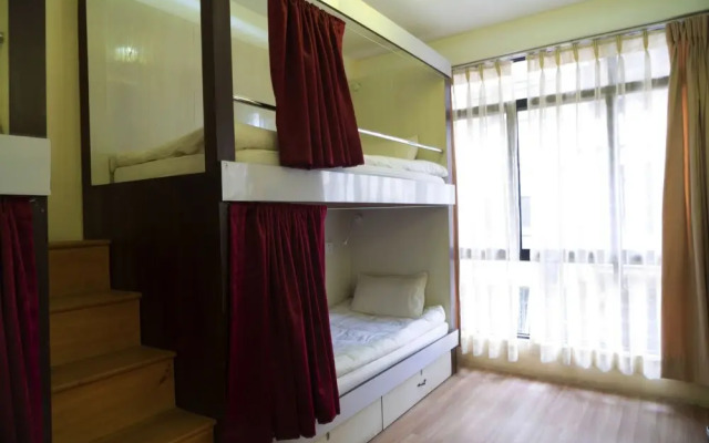 The Glasshouse Hotel & Hostel