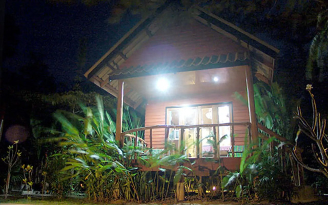 Thiw Son Beach Resort