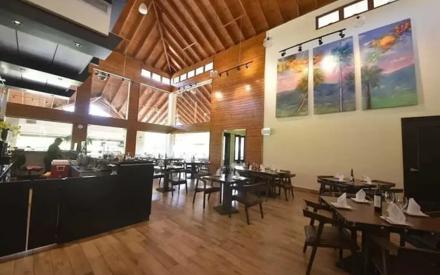 Vista del Campo Country Club & Villas