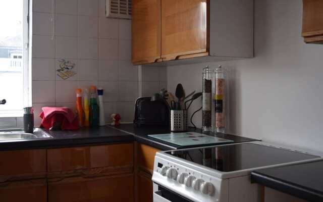 Modern 2 Bedroom Flat Next To Hyde Park