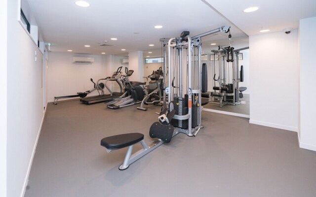 Epsom Central Brand New Apartment