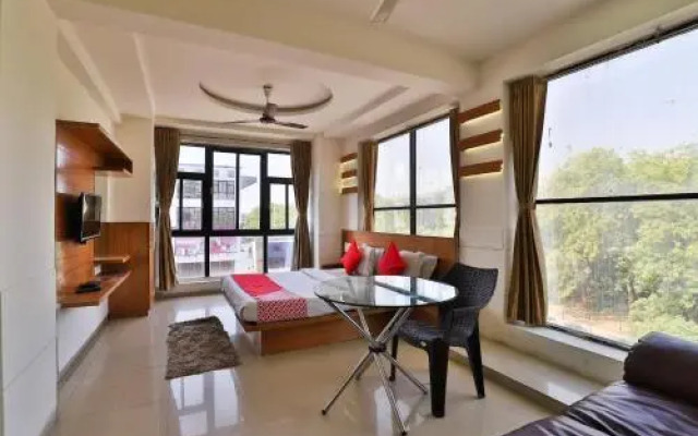 Hotel Midway Residency