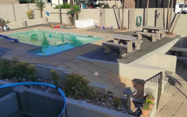 Bluff Marine Drive Self Catering Cottage B