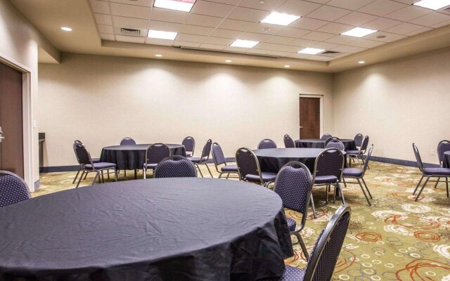 Comfort Suites Huntersville near Lake Norman