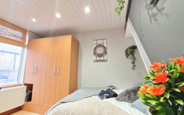 Stunning 5-bed House in Liverpool! Great Location!