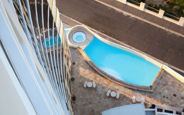Loddeys Ocean View Apartments