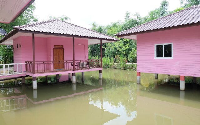 Baan Klang Nam Resort