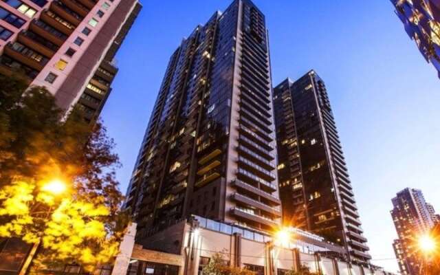 ReadySet Apartments City Tower