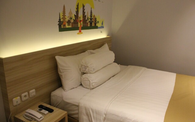 Central Front One Inn Jakarta Airport