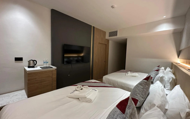 Grand City Hotel