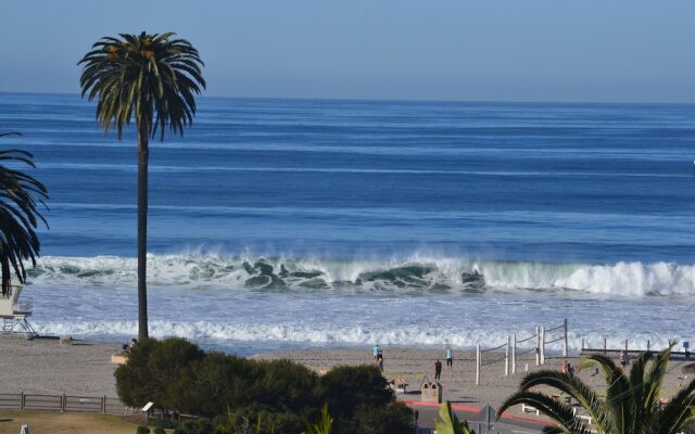 Moonlight Beach Motel