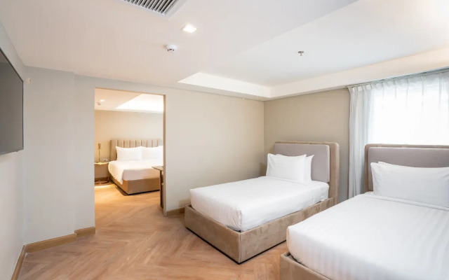 Away Bangkok Riverside Kene