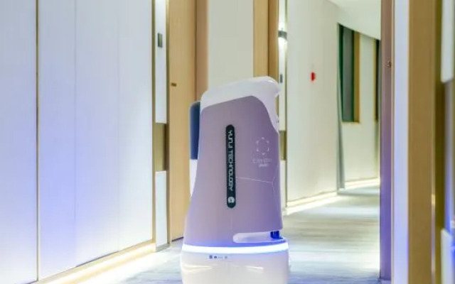 Skyscraper Hotel (Huangyan Jiufeng Park)