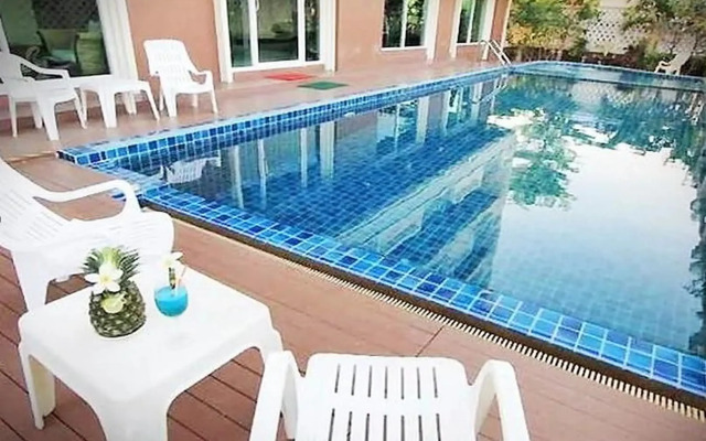 Convenient Grand Hotel