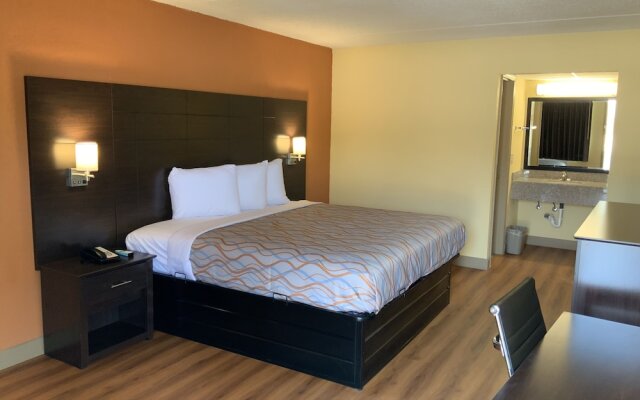 Days Inn by Wyndham Troy IL