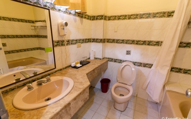 Crown Regency Residences Cebu Hotel