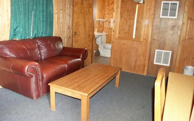 Green Acre Motel by OYO Near Rush County Airport