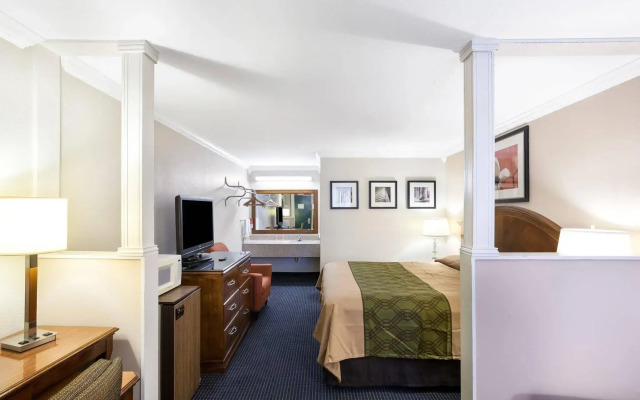 University Inn & Suites San Antonio