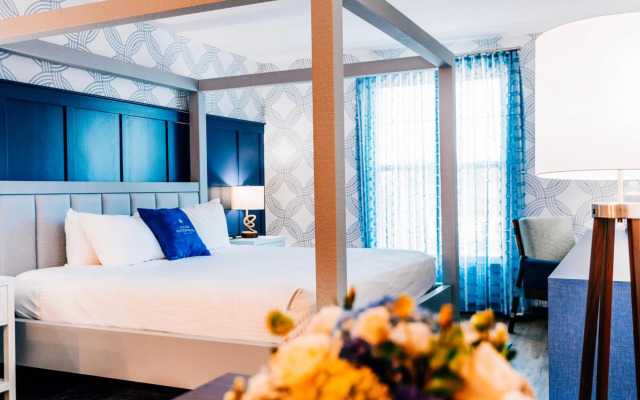 Salem Waterfront Hotel & Suites