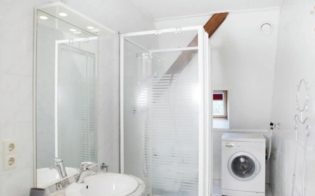 Spacious Farmhouse in Eede with Private Terrace