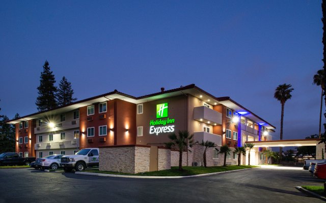 Holiday Inn Express Santa Rosa North, an IHG Hotel