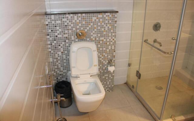 Bellmont Hotel Noida