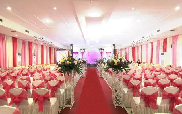 Garuda Plaza Hotel