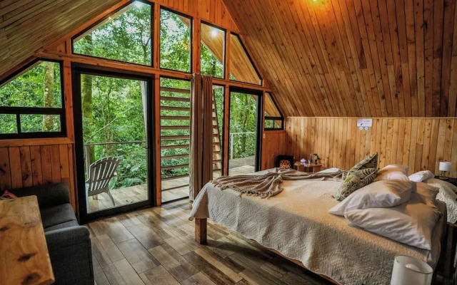 Tityra Lodge