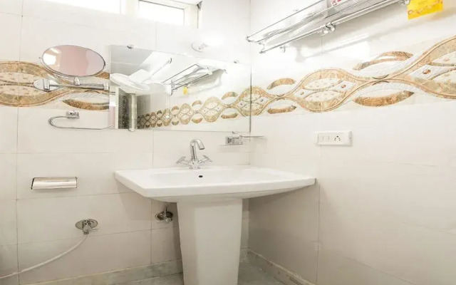 OYO 14728 Manan Residency