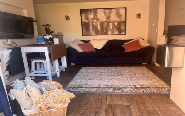 Stunning 1-bed Private Apartment in Norwich