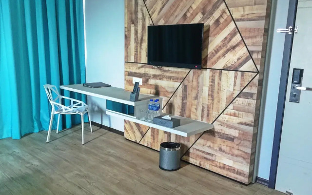 Embassy Hotel  Service Apartment