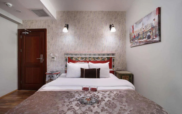 Oriella Hotel