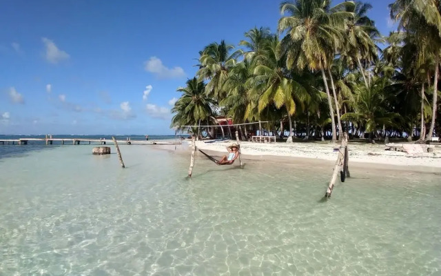 Private bedroom on paradise San Blas Island - Meals Included