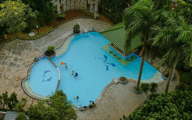 Best Location @ 3br Puri Garden Apartment by Travelio