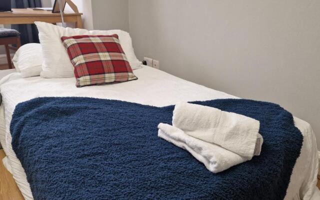 Cosy 1 Bed Apt in Lincoln With Amenities & Parking,