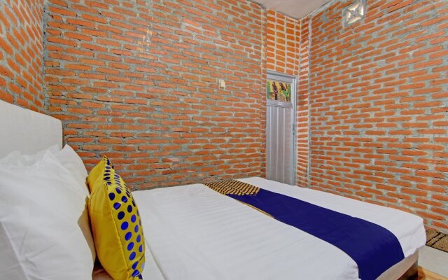 OYO Life 93010 Omah Bareng Syariah Sambisari