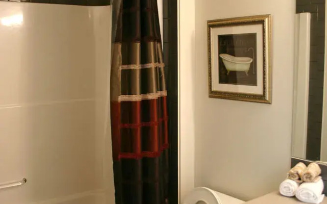 Mahogany Grove Inn and Suite