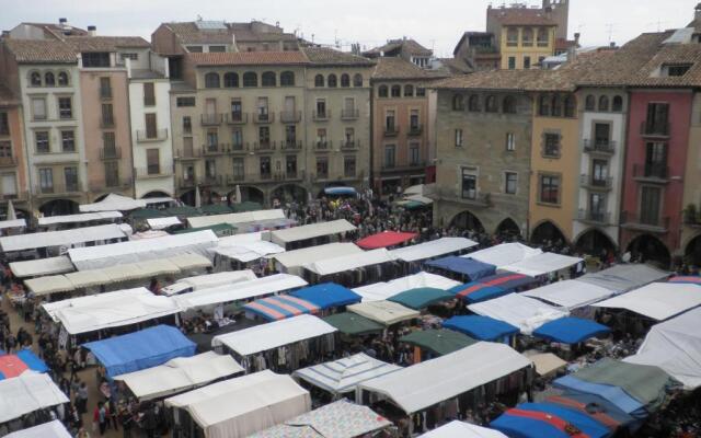Apartaments Vicus 1 con vistas a la Plaza Mayor de Vic