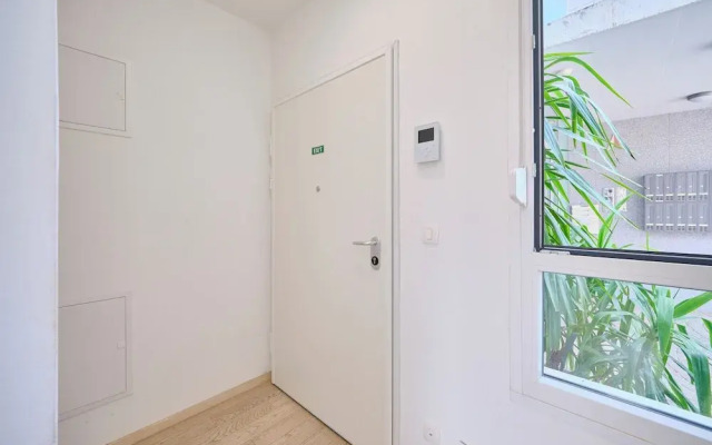 Apartment Titanic by Litto