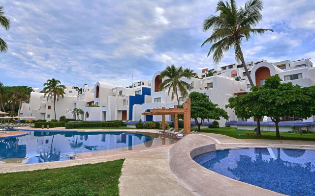 Camino Real Zaashila Huatulco