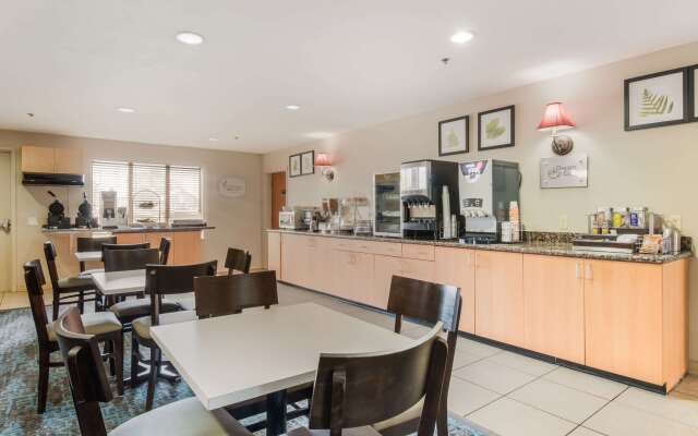 Sleep Inn & Suites