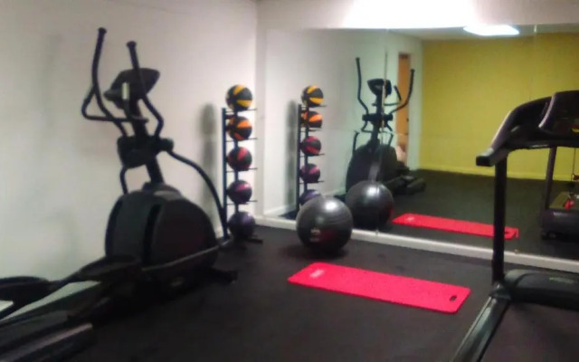 Days Inn Cleveland Lakewood